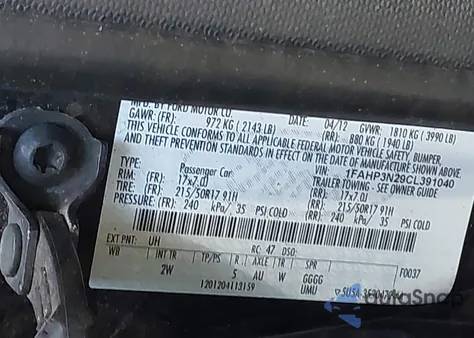 2012 Ford Focus Titanium z USA, uszkodzony, nr VIN 1FAHP3N29CL391040